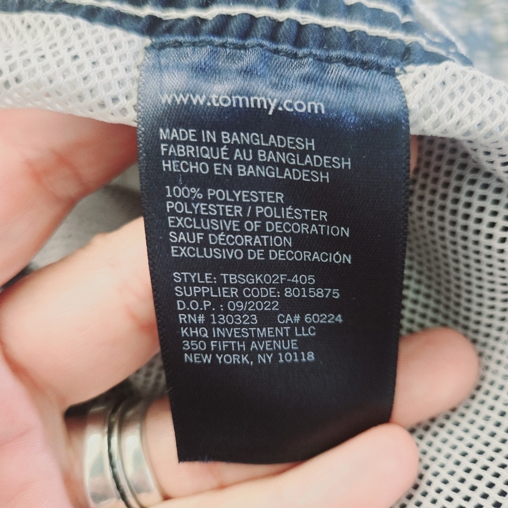 Tommy Hilfiger Boys Tommy Script Graphic Swim Boardshorts Navy Blue Size L - Picture 5 of 5